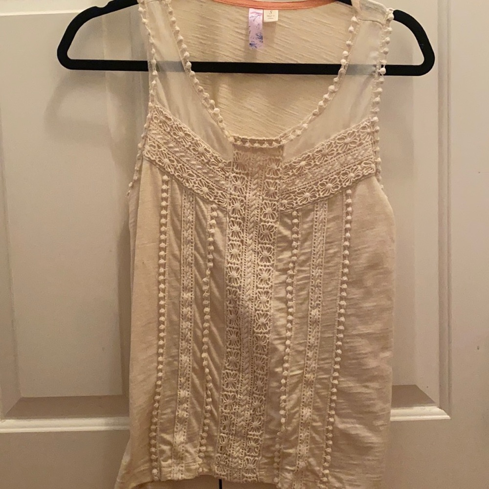 Detailed tank top